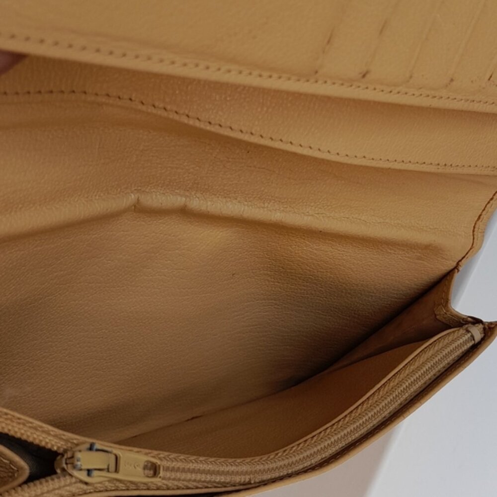 Chanel Bifold Long Flap Clutch/Wallet. - Picture 9 of 16
